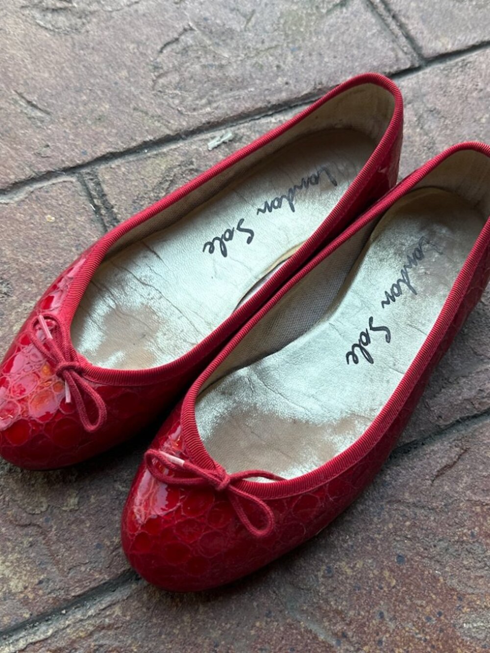 London Sole Red Croc Embossed Patent Ballet Flats
